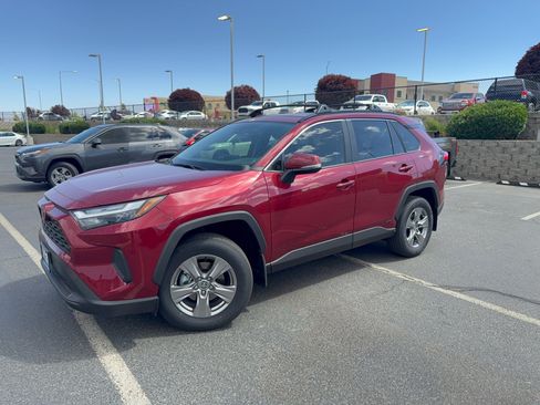 Used 2025 Toyota RAV4 LE AWD/4WD image 29