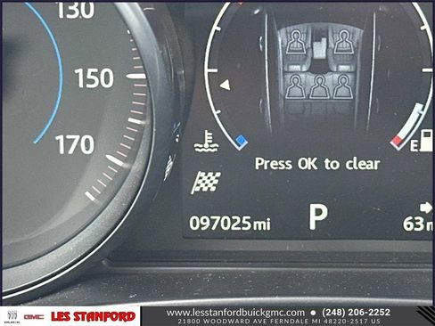 Used 2017 Jaguar F-PACE S image 23