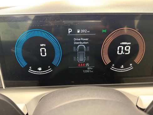 Used 2025 Hyundai Tucson SE AWD/4WD image 16