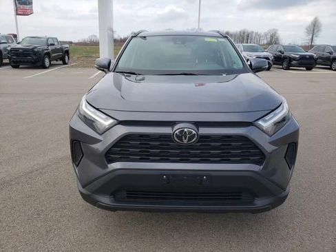 Used 2025 Toyota RAV4 XLE AWD/4WD image 2