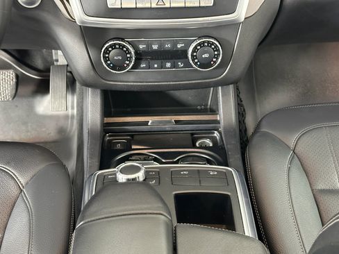 Used 2015 Mercedes-Benz GL 450 4MATIC image 40