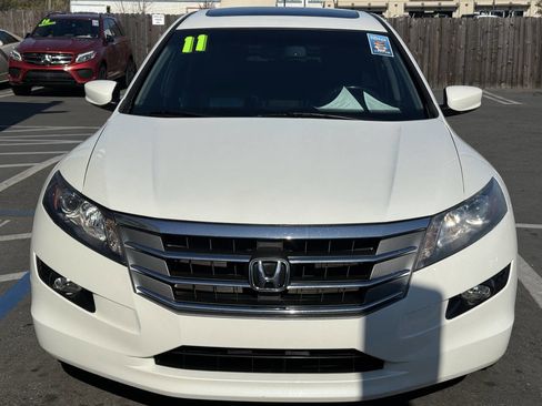 Used 2011 Honda Crosstour EX-L image 2
