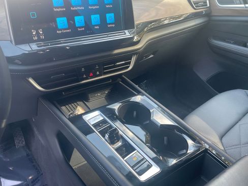 Used 2025 Volkswagen Atlas SE image 37