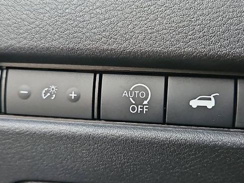 Certified 2025 Nissan Rogue Platinum AWD/4WD image 27