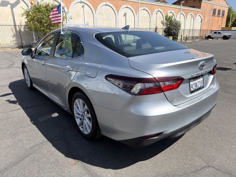 Used 2022 Toyota Camry LE w/ Convenience Package FWD image 6