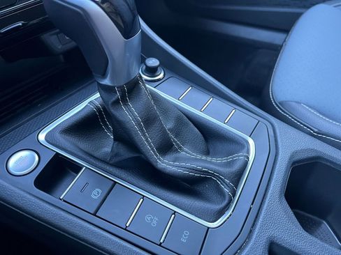 Used 2025 Volkswagen Jetta SE image 44