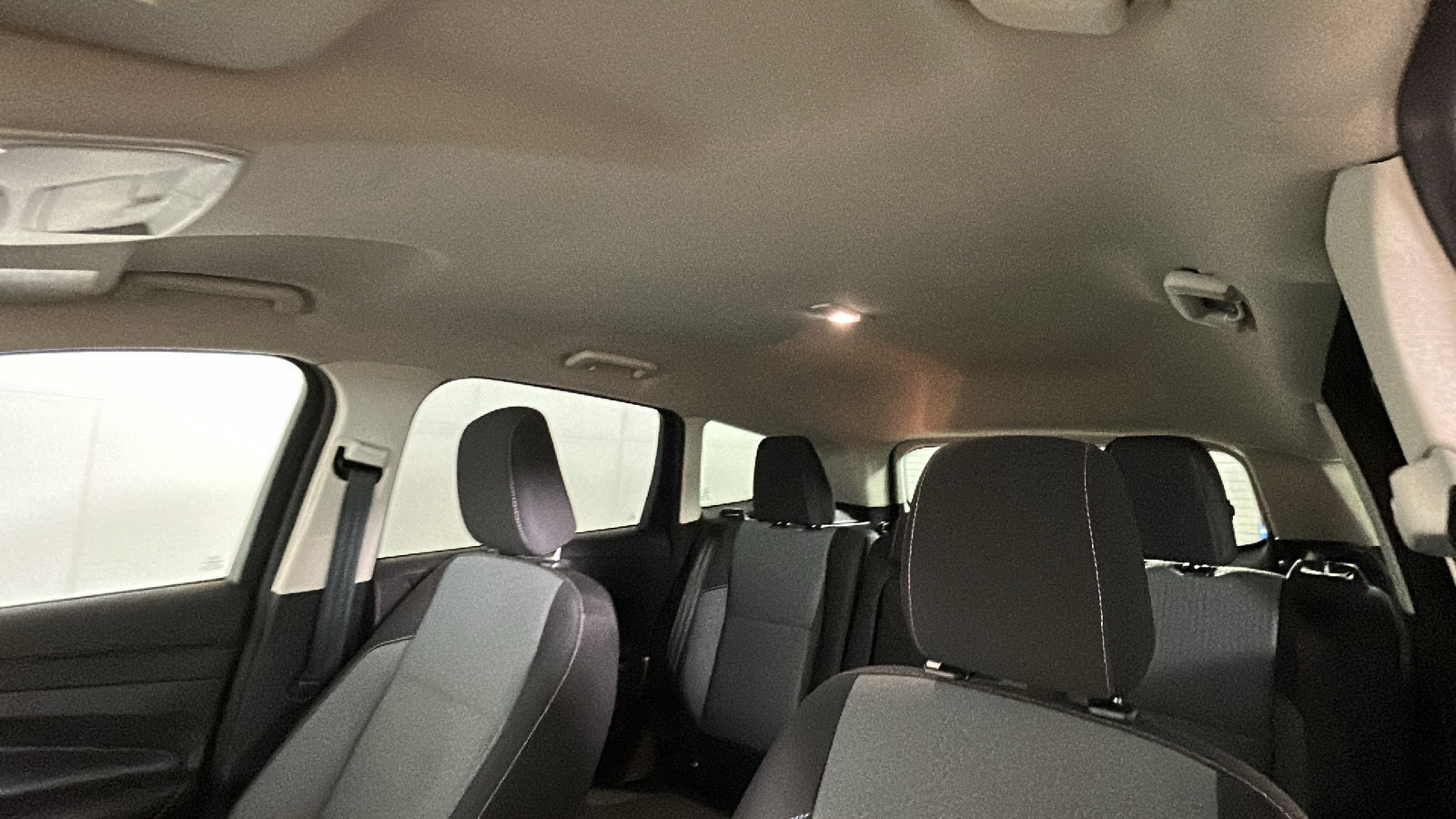Used 2019 Ford Escape SE FWD image 15