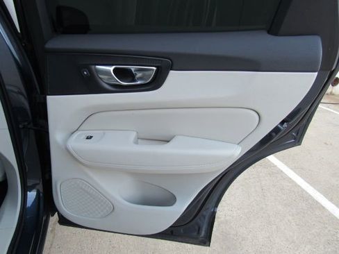 Used 2023 Volvo XC60 B5 Plus w/ Protection Package Premier image 25