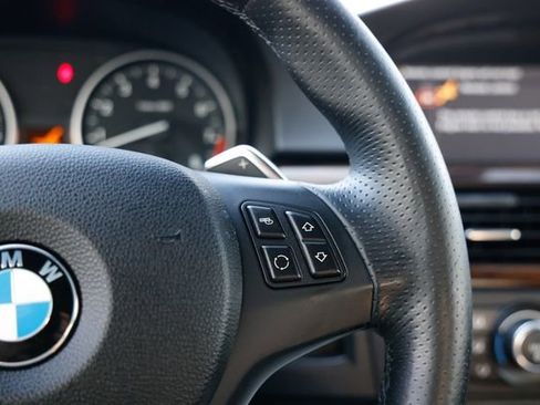 Used 2011 BMW 335i Convertible image 31