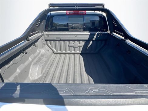 Used 2025 Chevrolet Colorado Z71 w/ Midnight Edition image 24