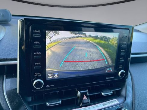 Used 2022 Toyota Corolla Cross XLE FWD image 24