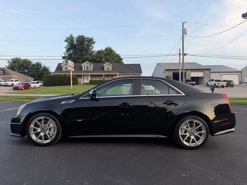 Used 2010 Cadillac CTS V RWD image 4