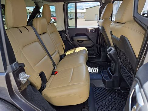 Used 2018 Jeep Wrangler Unlimited Rubicon AWD/4WD image 15