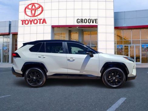 Used 2022 Toyota RAV4 XSE w/ XSE Grade Weather Package AWD/4WD image 7