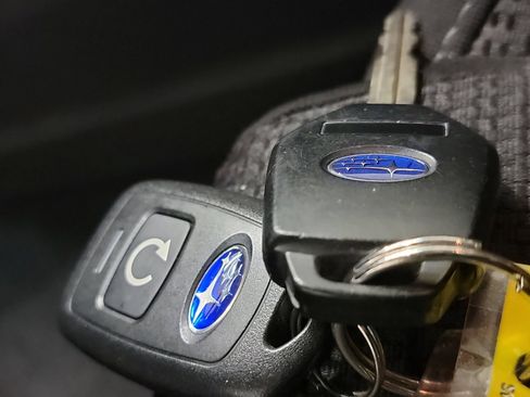 Used 2020 Subaru Outback Premium image 31