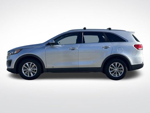 Used 2016 Kia Sorento LX w/ LX Convenience Package image 27