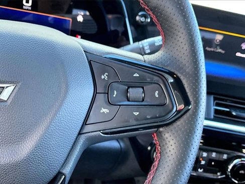 Used 2025 Chevrolet Trax RS w/ Driver Confidence Package image 13