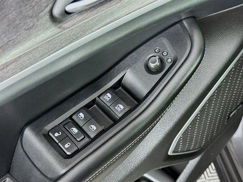 Used 2022 Jeep Grand Cherokee Limited 4xe image 21