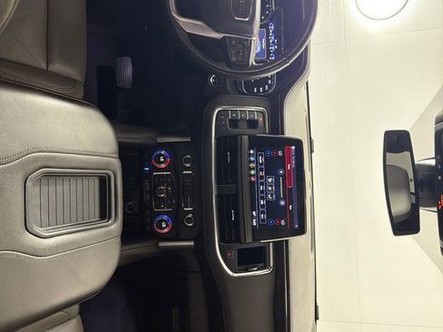 Used 2021 GMC Yukon SLT w/ SLT Premium Package AWD/4WD image 28