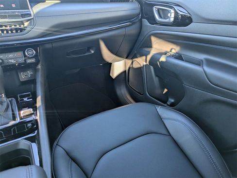 Used 2026 Jeep Compass Limited image 17