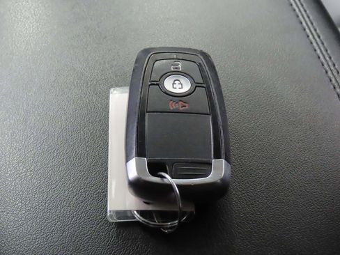 Used 2024 Ford Edge SEL AWD/4WD image 19