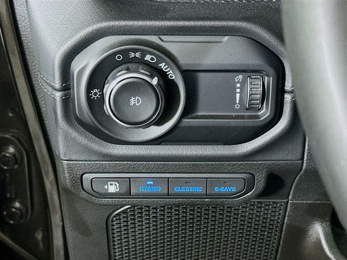 Used 2025 Jeep Wrangler Unlimited Rubicon 4xe w/ Convenience Group image 16