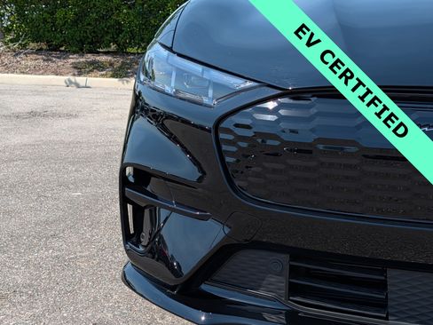 Certified 2025 Ford Mustang Mach-E GT image 9