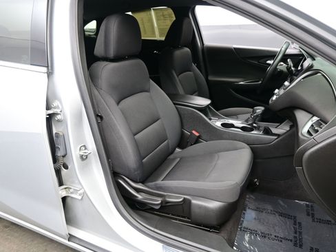 Used 2022 Chevrolet Malibu RS image 14