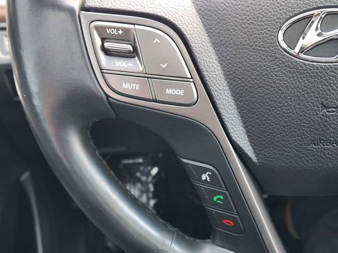 Used 2018 Hyundai Santa Fe Limited image 29