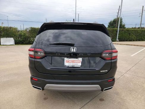 Used 2024 Honda Pilot Touring image 6