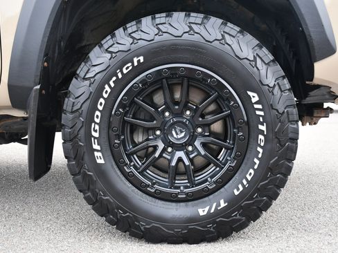 Used 2020 Toyota Tacoma TRD Off-Road image 20