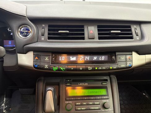 Used 2014 Lexus CT 200h FWD image 29