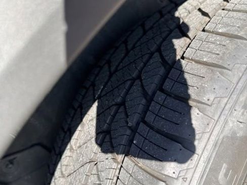 Used 2022 Toyota Highlander L image 29