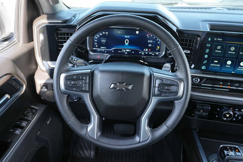 Used 2025 Chevrolet Silverado 1500 LT Trail Boss w/ Convenience Package II AWD/4WD image 33