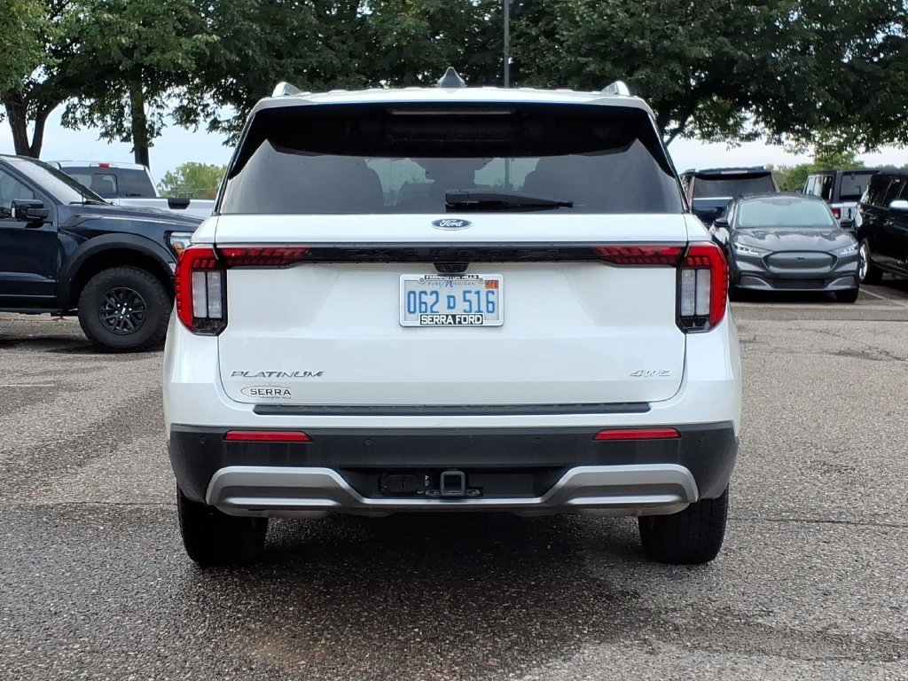 Used 2025 Ford Explorer Platinum AWD/4WD image 4