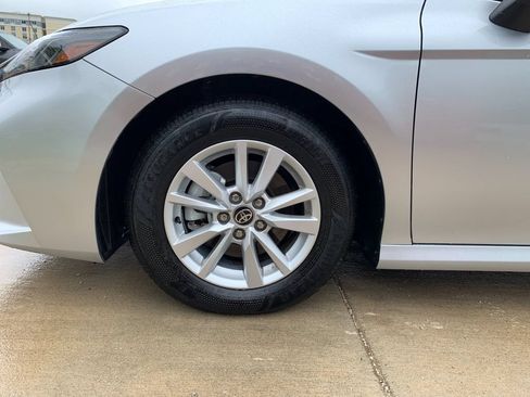 Used 2026 Toyota Camry LE FWD image 32