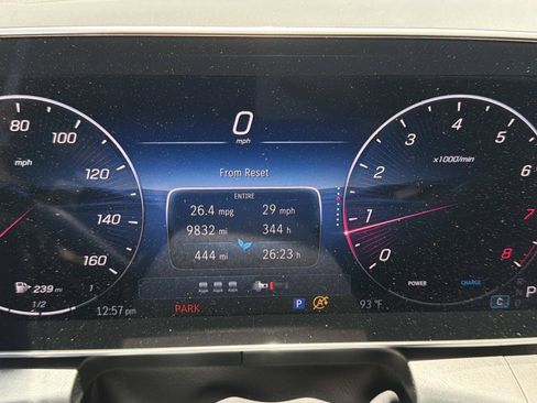 Used 2025 Mercedes-Benz GLC 300 image 28