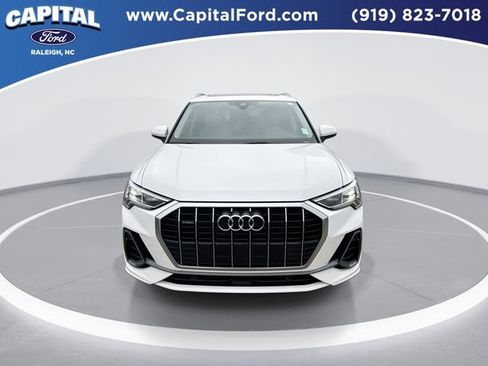 Used 2023 Audi Q3 2.0T Premium image 3