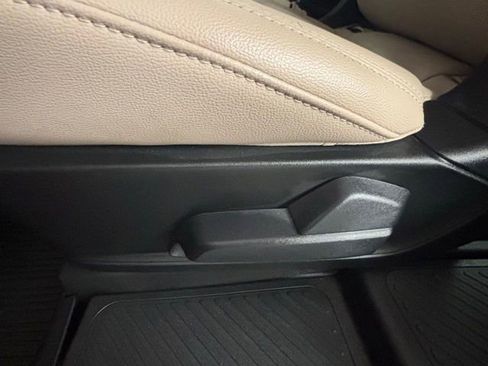 Used 2024 Ford Explorer Limited w/ Limited Technology Package image 14