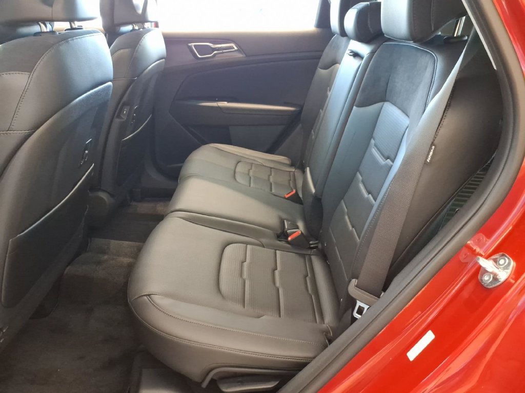 New 2026 Kia Sportage SX FWD image 9