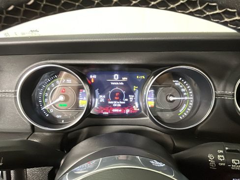 Used 2023 Jeep Wrangler Unlimited Sahara w/ Cold Weather Group AWD/4WD image 16
