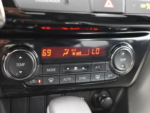 Used 2024 Mitsubishi Eclipse Cross SE image 36