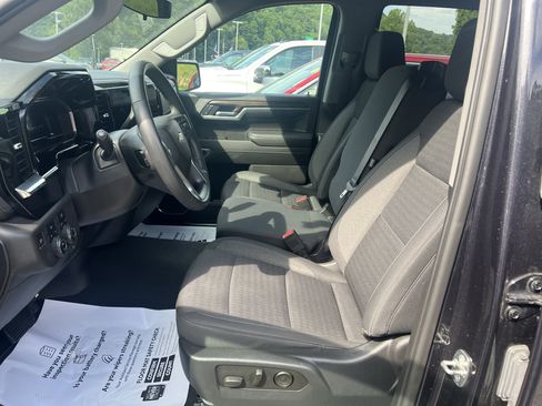 Used 2023 Chevrolet Silverado 1500 LT AWD/4WD image 7