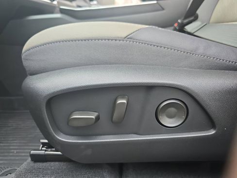 New 2026 Chevrolet Equinox LT w/ Convenience Package II image 28