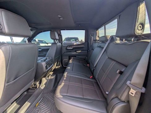 Used 2025 Chevrolet Silverado 1500 High Country w/ Midnight Edition AWD/4WD image 11