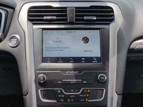 Used 2020 Ford Fusion SE FWD image 17