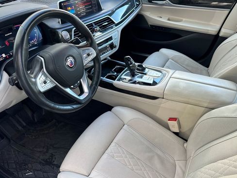Used 2022 BMW ALPINA B7 xDrive w/ Luxury Rear Seating Package AWD/4WD image 9