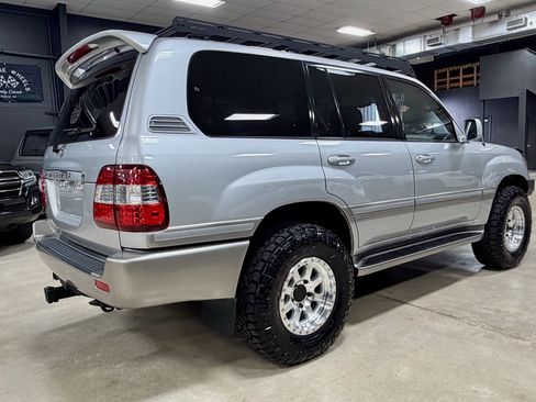 Used 2006 Toyota Land Cruiser AWD/4WD image 8