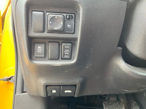 Used 2017 Nissan Juke SL image 31