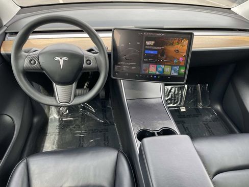 Used 2020 Tesla Model Y Long Range image 23